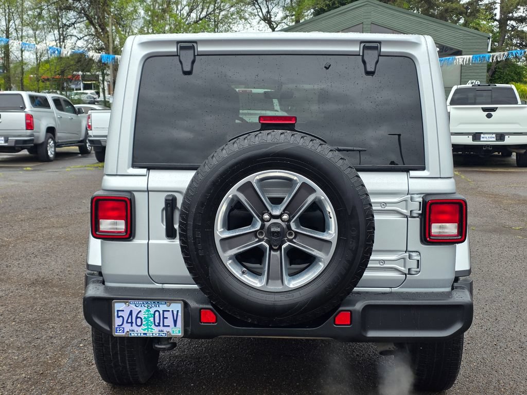 Used 2023 Jeep Wrangler Unlimited Sahara AWD/4WD image 8