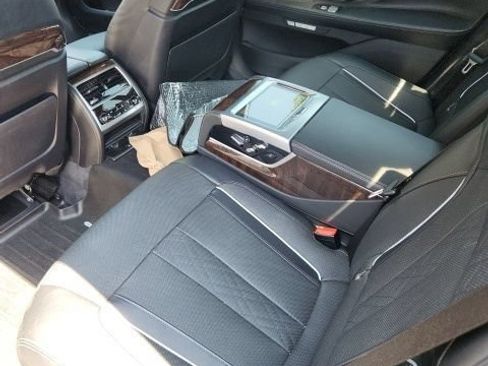 Used 2017 BMW 750i xDrive AWD/4WD image 6