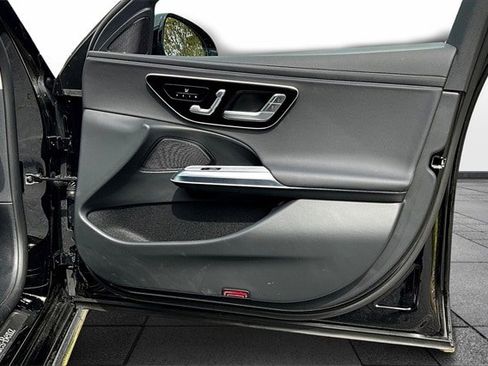 Certified 2025 Mercedes-Benz E 350 4MATIC Sedan image 32