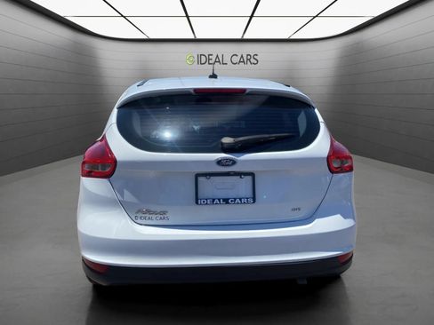 Used 2017 Ford Focus SE FWD image 4