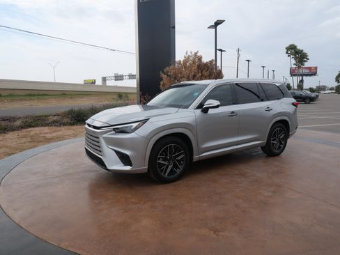 Certified 2024 Lexus TX 350 FWD w/ Captains Chair Package image 6