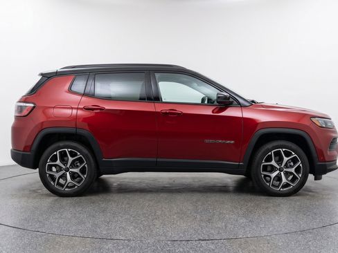 Used 2025 Jeep Compass Limited AWD/4WD image 11