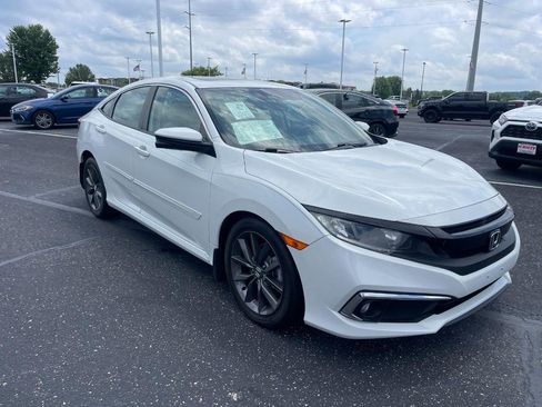 Used 2019 Honda Civic EX image 2