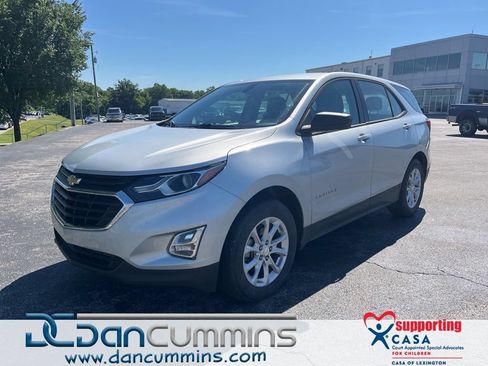 Used 2018 Chevrolet Equinox LS FWD image 1