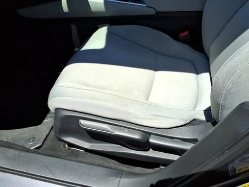 Used 2018 Honda Accord LX image 12