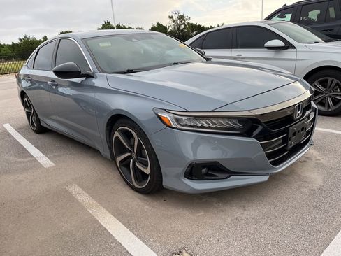 Used 2022 Honda Accord Sport image 2