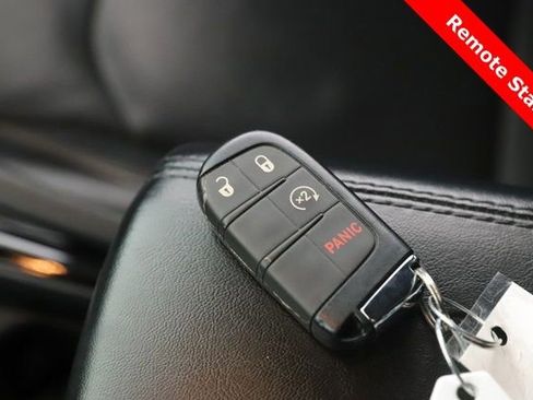 Used 2023 Jeep Compass Limited image 3