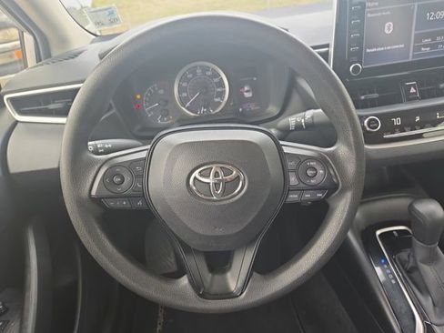 Used 2020 Toyota Corolla LE image 16
