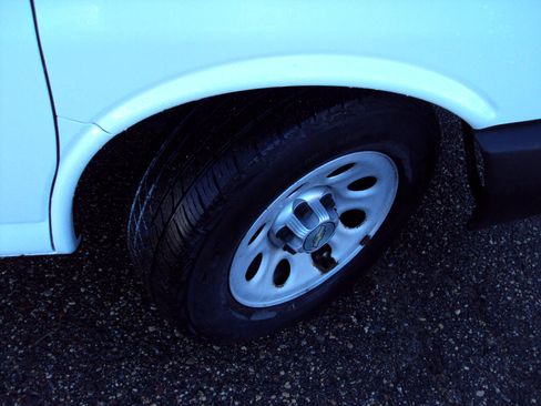 Used 2014 Chevrolet Express 1500 AWD image 34