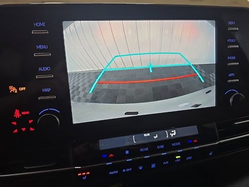 Used 2024 Toyota Sienna XLE image 24