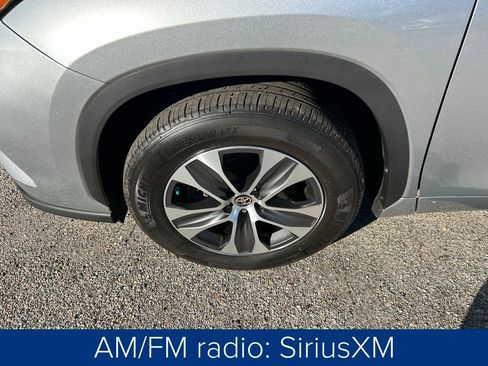 Used 2023 Toyota Highlander XLE image 16