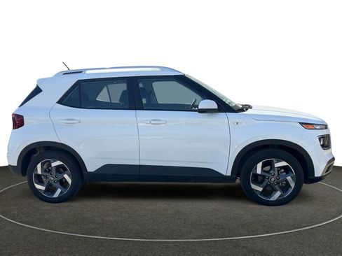 Certified 2025 Hyundai Venue SEL image 7