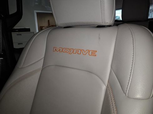 Used 2020 Jeep Gladiator Mojave image 30