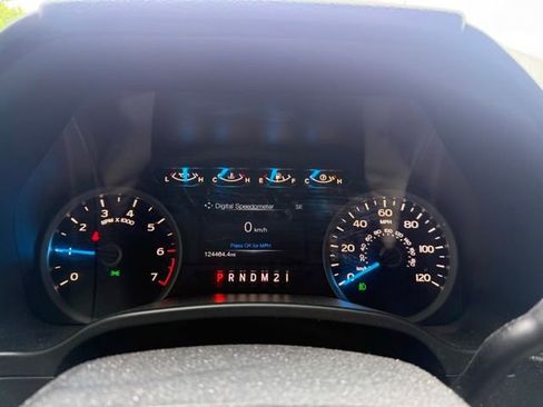 Used 2017 Ford F150 XLT w/ Equipment Group 302A Luxury AWD/4WD image 19