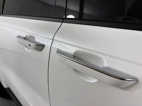 New 2026 Kia Carnival SX Prestige FWD image 11
