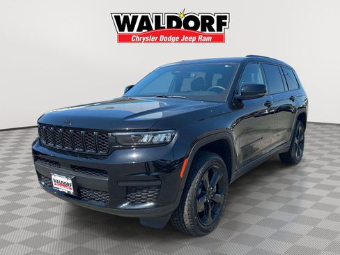 Used 2023 Jeep Grand Cherokee L Laredo AWD/4WD image 3