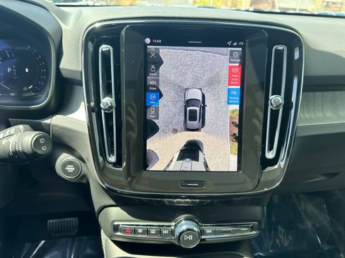 Used 2026 Volvo XC40 B5 Plus w/ Protection Package Premier AWD/4WD image 18