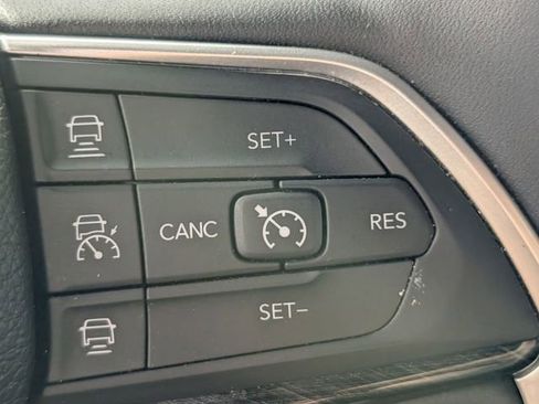 Used 2024 Jeep Grand Cherokee Trailhawk AWD/4WD image 17