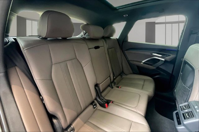 Used 2025 Audi Q5 Premium w/ Convenience Package AWD/4WD image 25