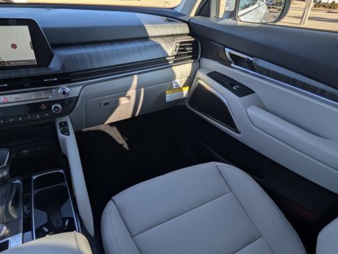 New 2025 Kia Telluride EX image 18