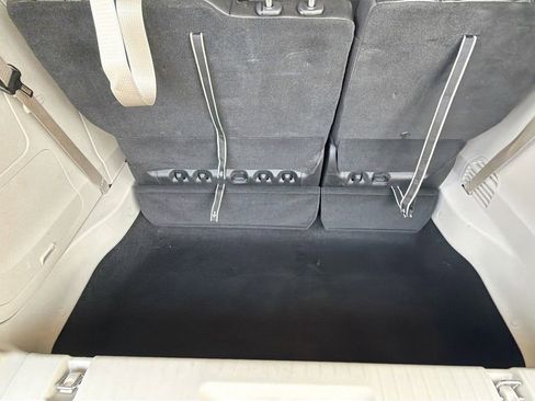 Used 2024 Chrysler Pacifica Limited FWD image 29