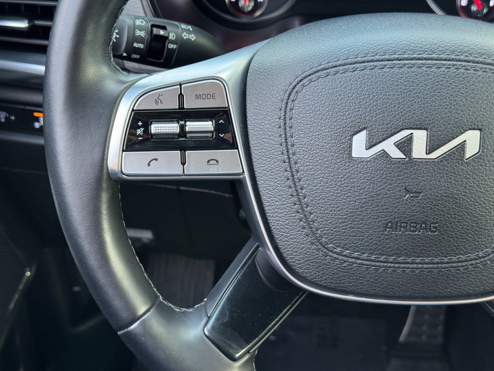 Used 2022 Kia Telluride SX w/ SX Prestige Package AWD/4WD image 22
