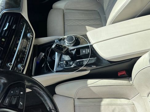 Used 2018 BMW 530e xDrive w/ Premium Package 2 AWD/4WD image 15