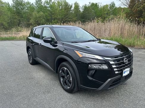 Used 2024 Nissan Rogue SV AWD/4WD image 7