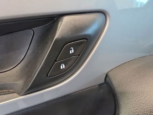 Used 2019 Chevrolet Blazer LT FWD image 20