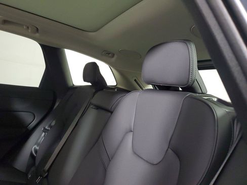 New 2027 Volvo XC60 B5 Plus AWD/4WD image 13