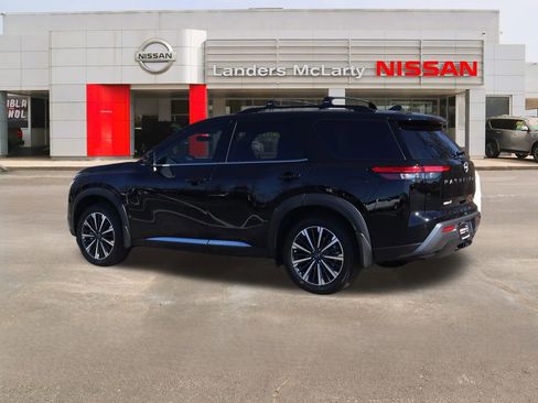 New 2026 Nissan Pathfinder Platinum image 5