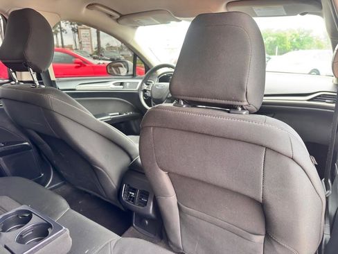 Used 2020 Ford Fusion SE FWD image 17