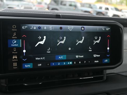 Used 2025 Jeep Wrangler Sahara w/ Safety Group image 21