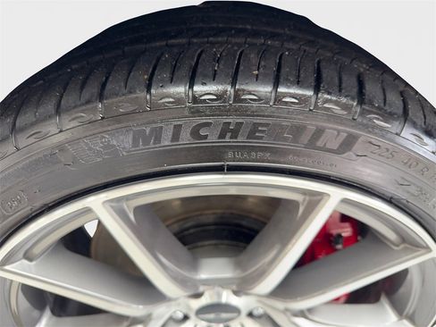 Used 2025 Genesis G70 2.5T image 89