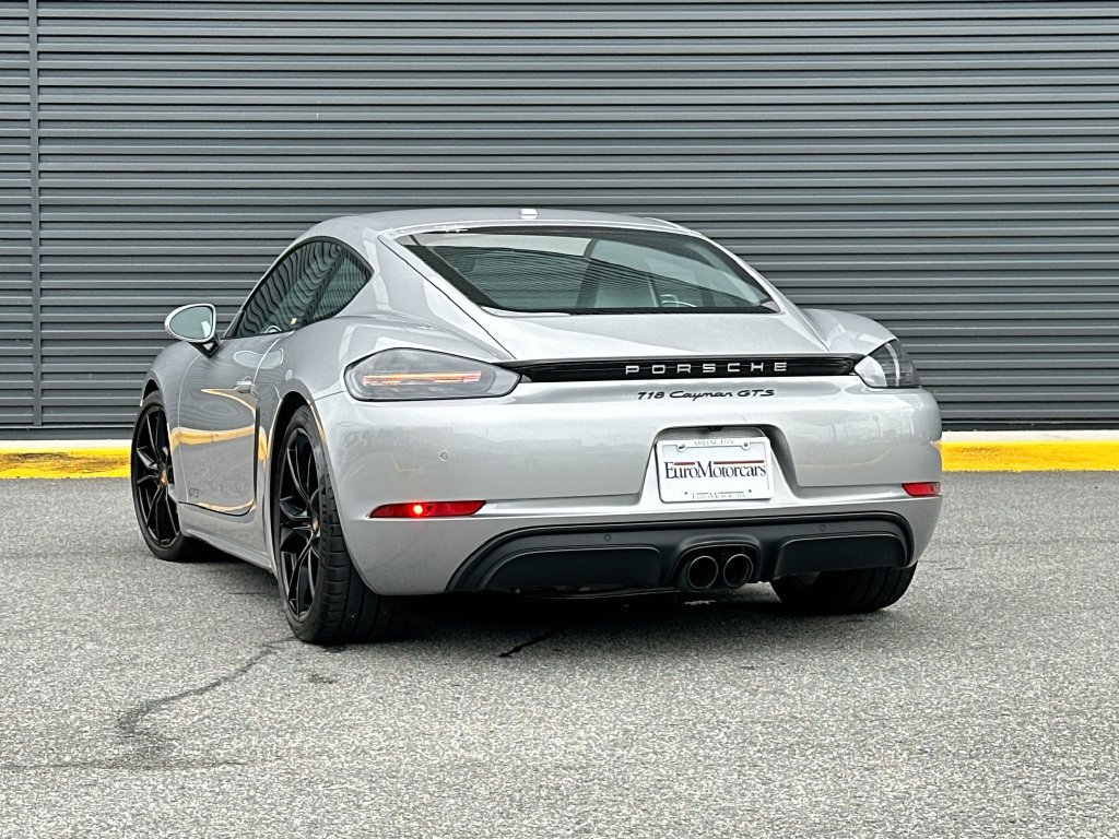 Used 2018 Porsche 718 Cayman S RWD image 3