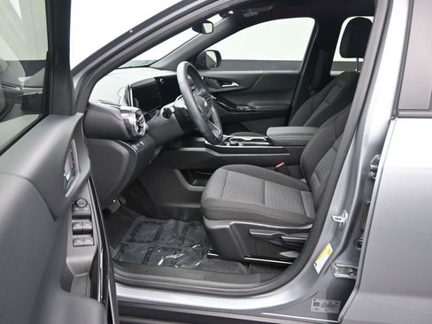 Used 2026 Chevrolet Equinox LT image 11