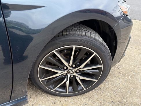 Used 2021 Toyota Camry SE image 14