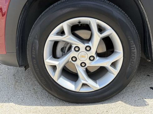 Used 2024 Chevrolet Trax LS w/ LS Convenience Package FWD image 9