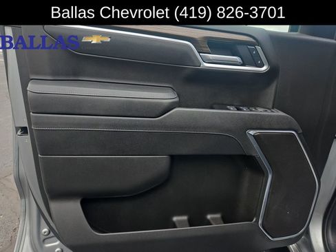 Certified 2025 Chevrolet Silverado 1500 LT AWD/4WD image 17