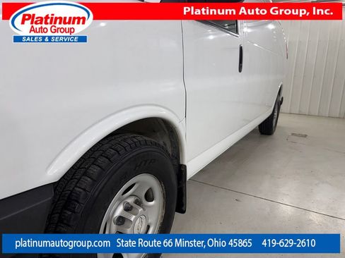 Used 2017 Chevrolet Express 3500 Extended RWD image 43