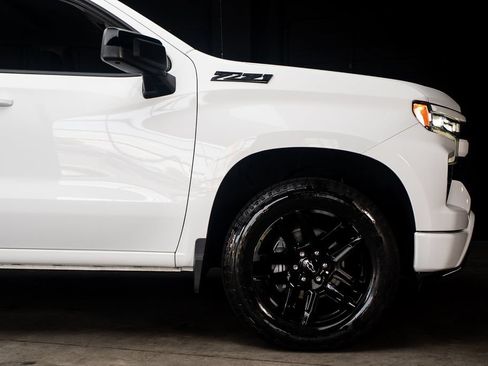 Used 2023 Chevrolet Silverado 1500 RST AWD/4WD image 9