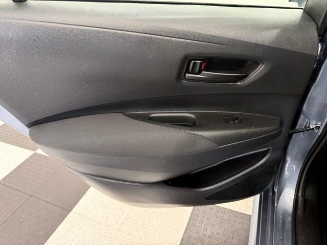 Used 2025 Toyota Corolla LE FWD image 17
