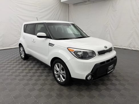 Used 2016 Kia Soul + w/ Audio Package FWD image 4
