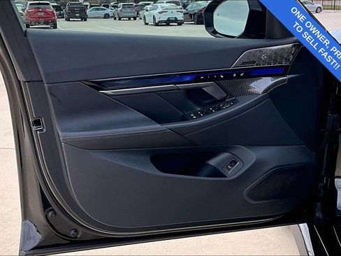 Used 2025 BMW M5 w/ Executive Package image 23