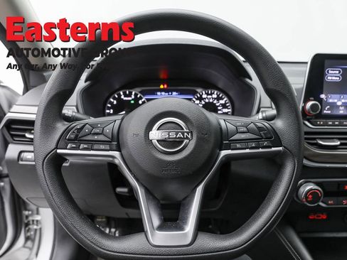 Used 2023 Nissan Altima 2.5 SV image 10