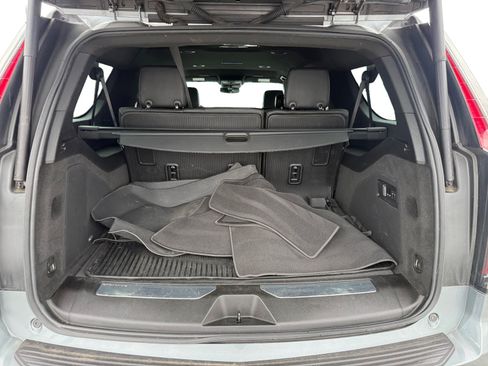 Used 2023 Cadillac Escalade ESV Luxury w/ LPO, Floor Liner Package RWD image 17