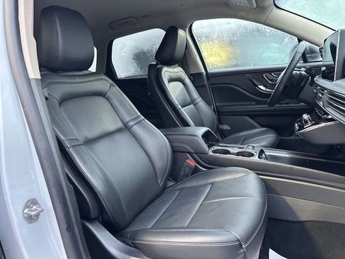 Used 2025 Lincoln Corsair Reserve image 27