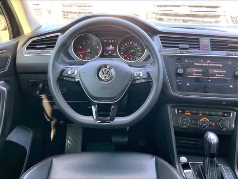 Used 2021 Volkswagen Tiguan SE image 5