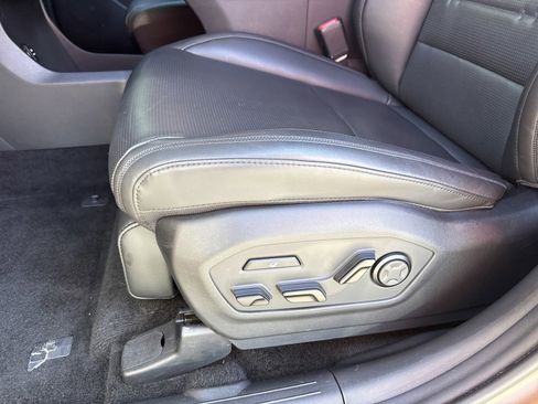 Used 2024 Hyundai Santa Fe Calligraphy image 12