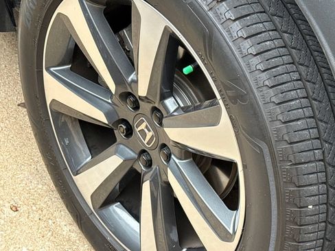 Certified 2024 Honda Pilot Elite image 9